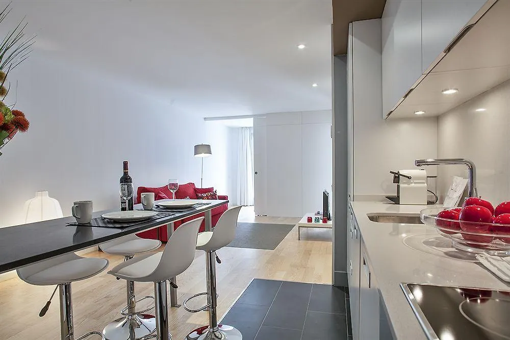 Mistral City Pool Apartments Barcelona