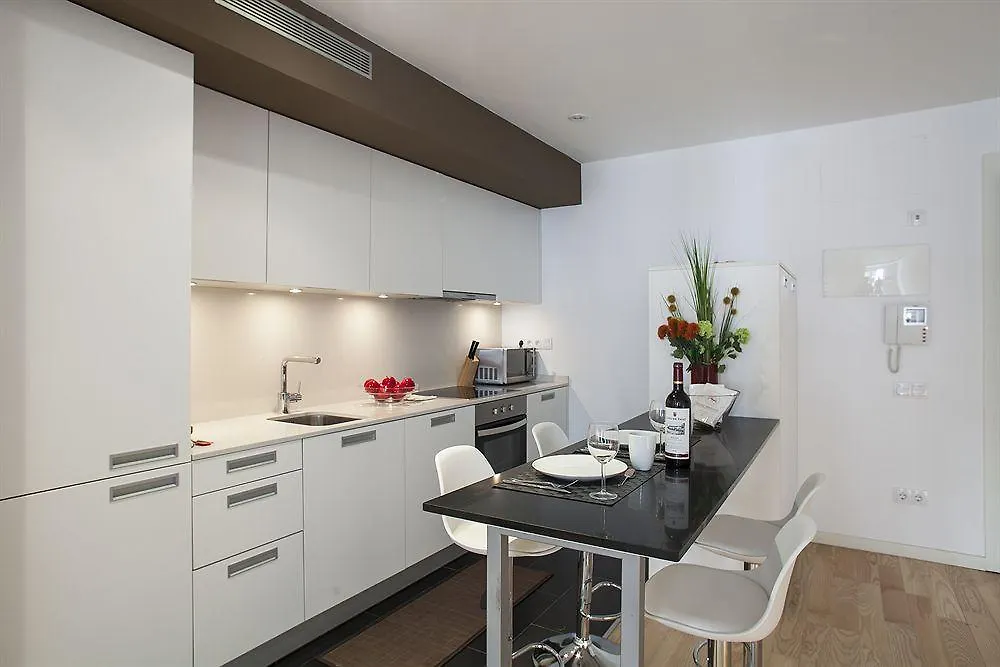 Mistral City Pool Apartments Barcelona