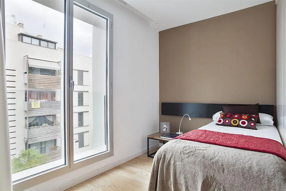 Mistral City Pool Apartments Barcelona