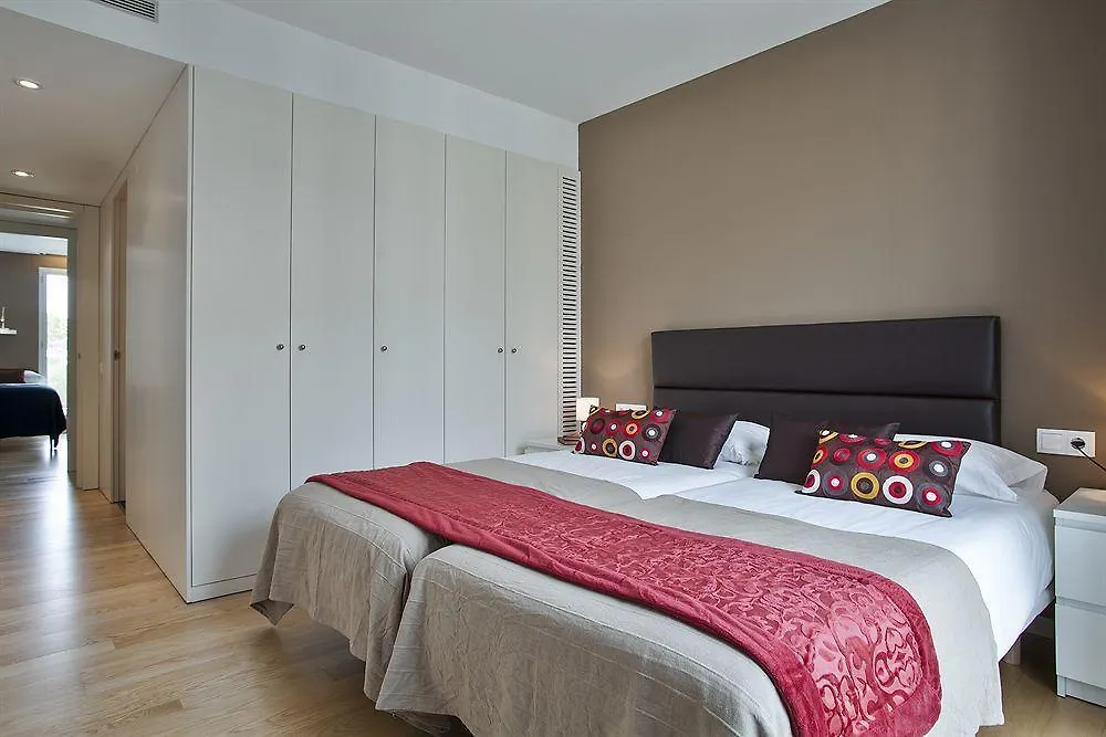 Mistral City Pool Apartments Barcelona